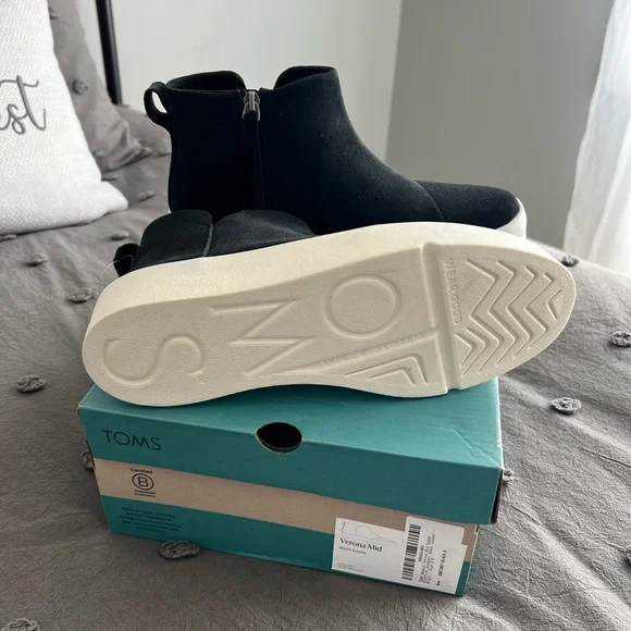 TOMS Verona Black Ankle Boots NEW - Picture 4 of 6